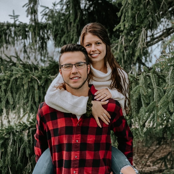 Meet your Posher, Ali - Picture 1 of 1